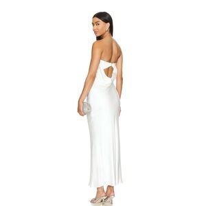 Elegant White Strapless Dress